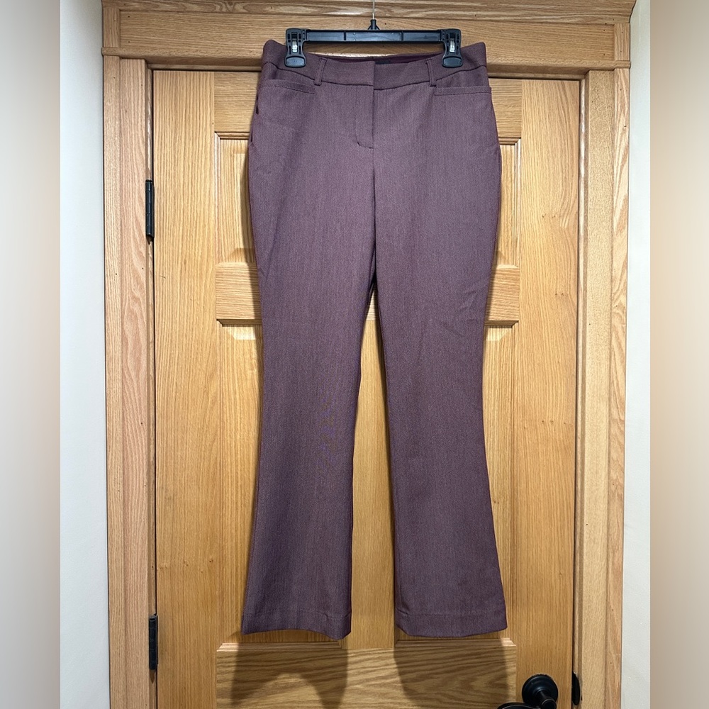 Express columnist barely boot black 8S NWOT red